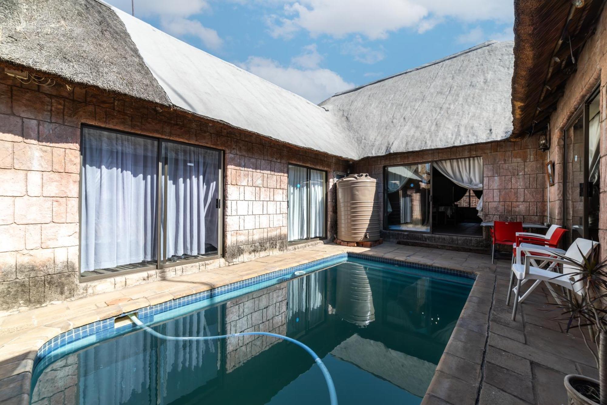 Thatch Haven Guesthouse Centurion Exterior photo